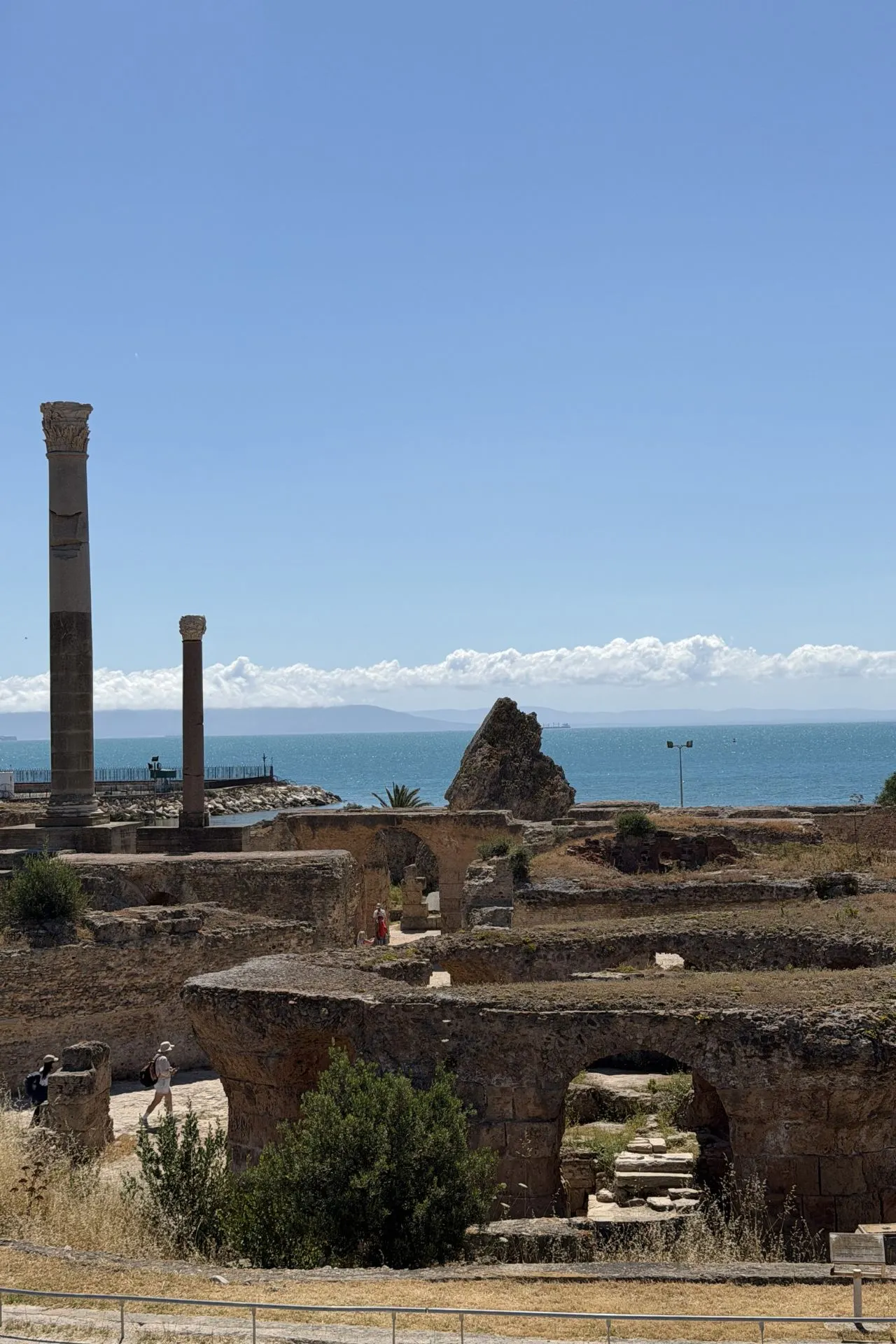 Ruïnes van het historische Carthago bij La Goulette in Tunesië met uitzicht over de Middellandse Zee tijdens een MSC-cruise