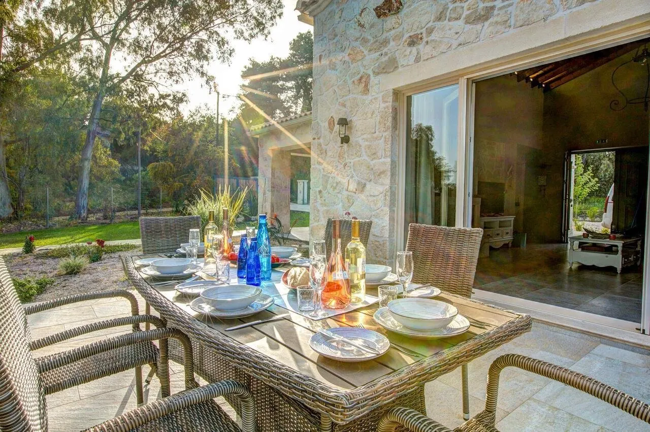 Villa Laalu - terras - tuin