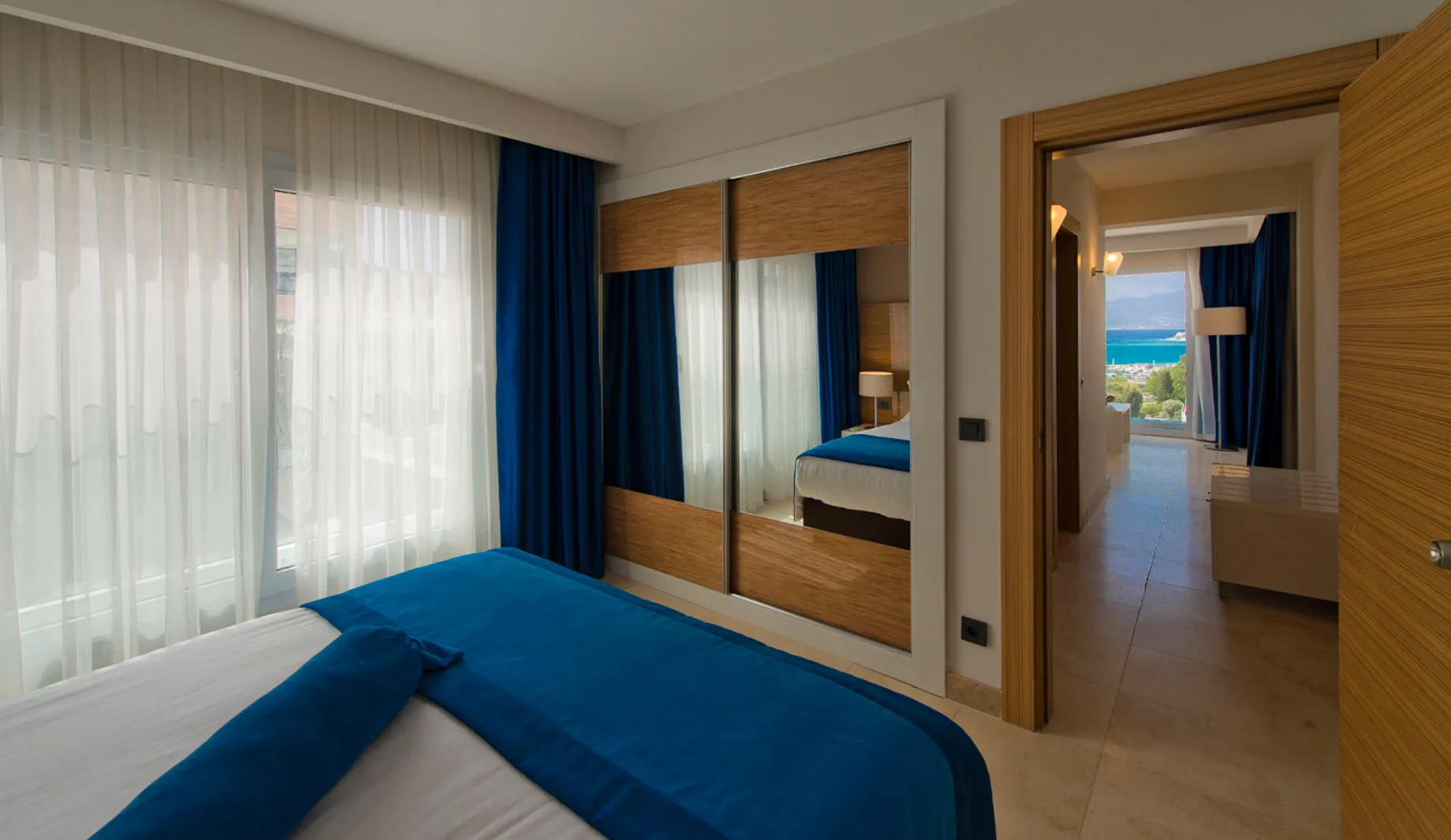Bellazure Hotel
