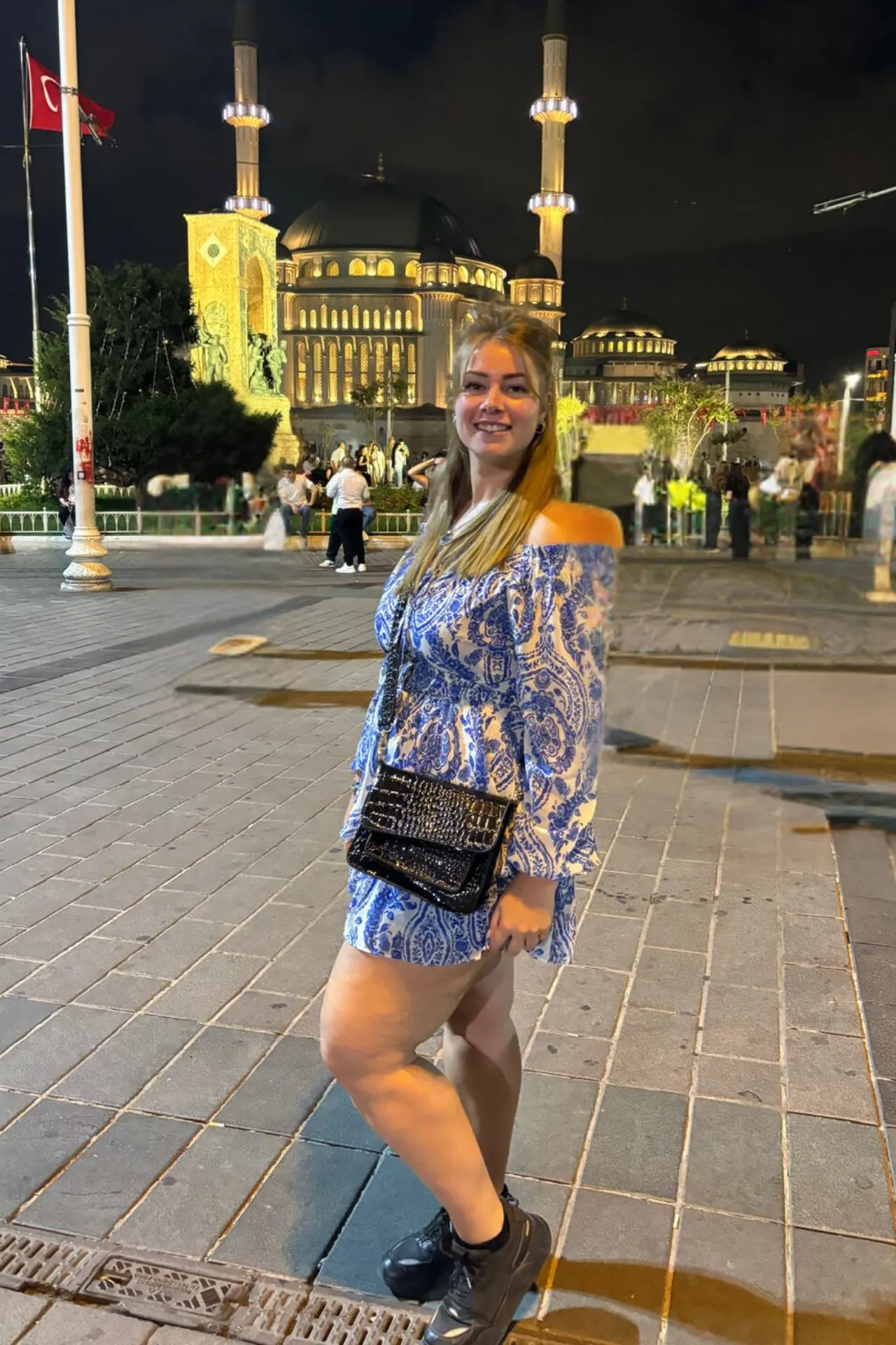 Turkije- Istanbul- Janneke voor een moskee