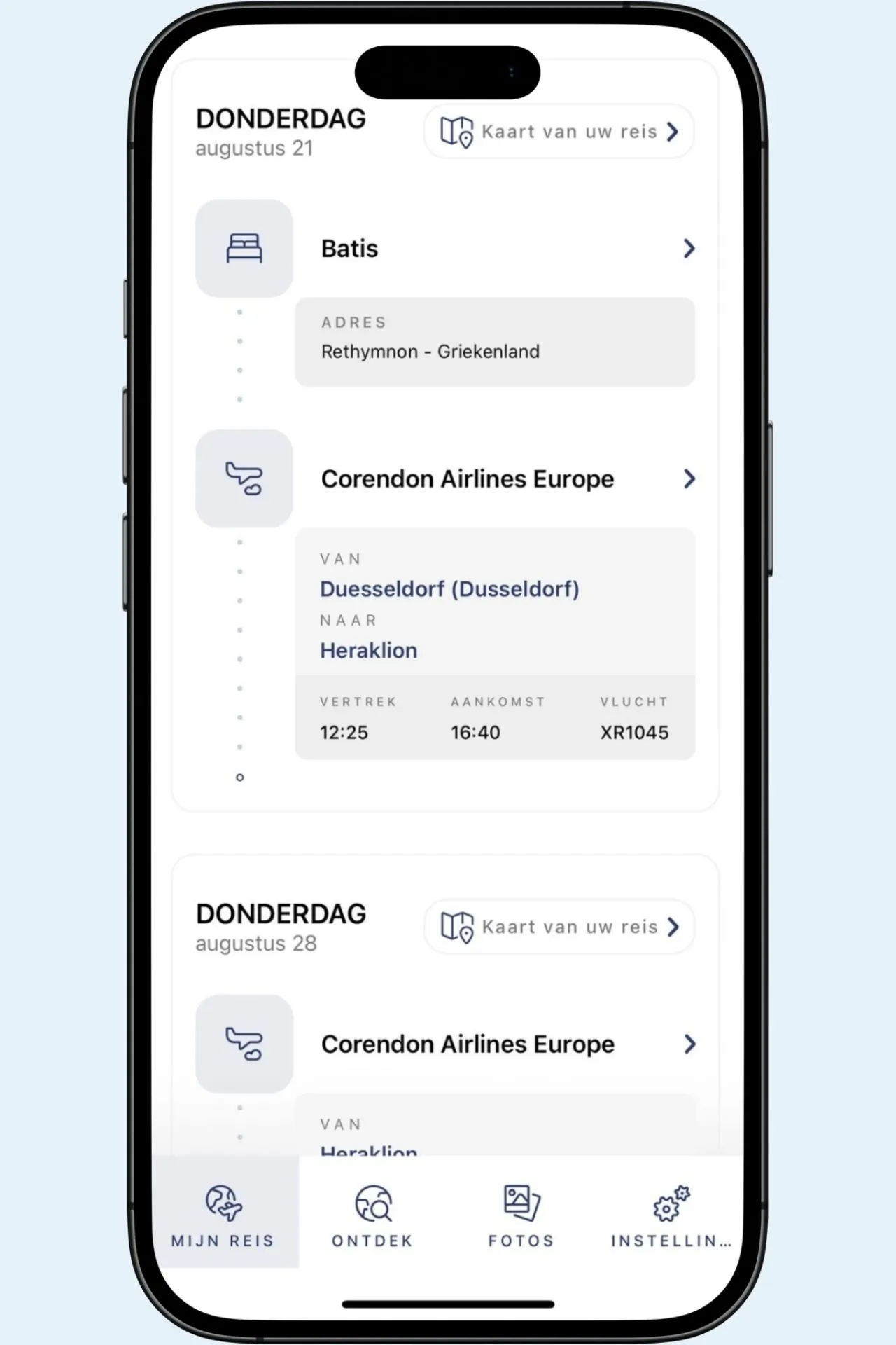 Gedetailleerd vluchtscherm in de Travelcenter app met vluchtinformatie van Corendon van vliegveld Dusseldorf naar Heraklion, inclusief tijden, klasse en kaartweergave.