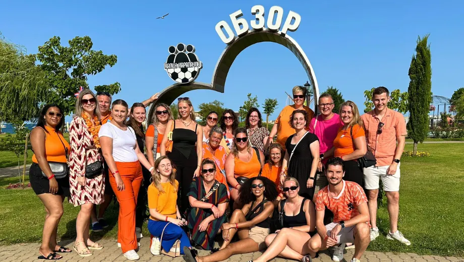Reisadviseur Tina met een groep reisagenten in Sunny Beach, Bulgarije.
