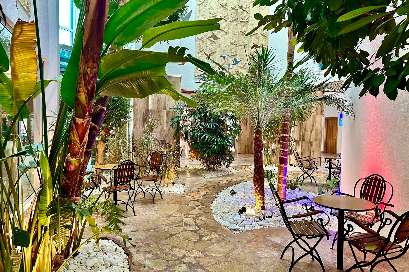 Blue Wave Suite Hotel