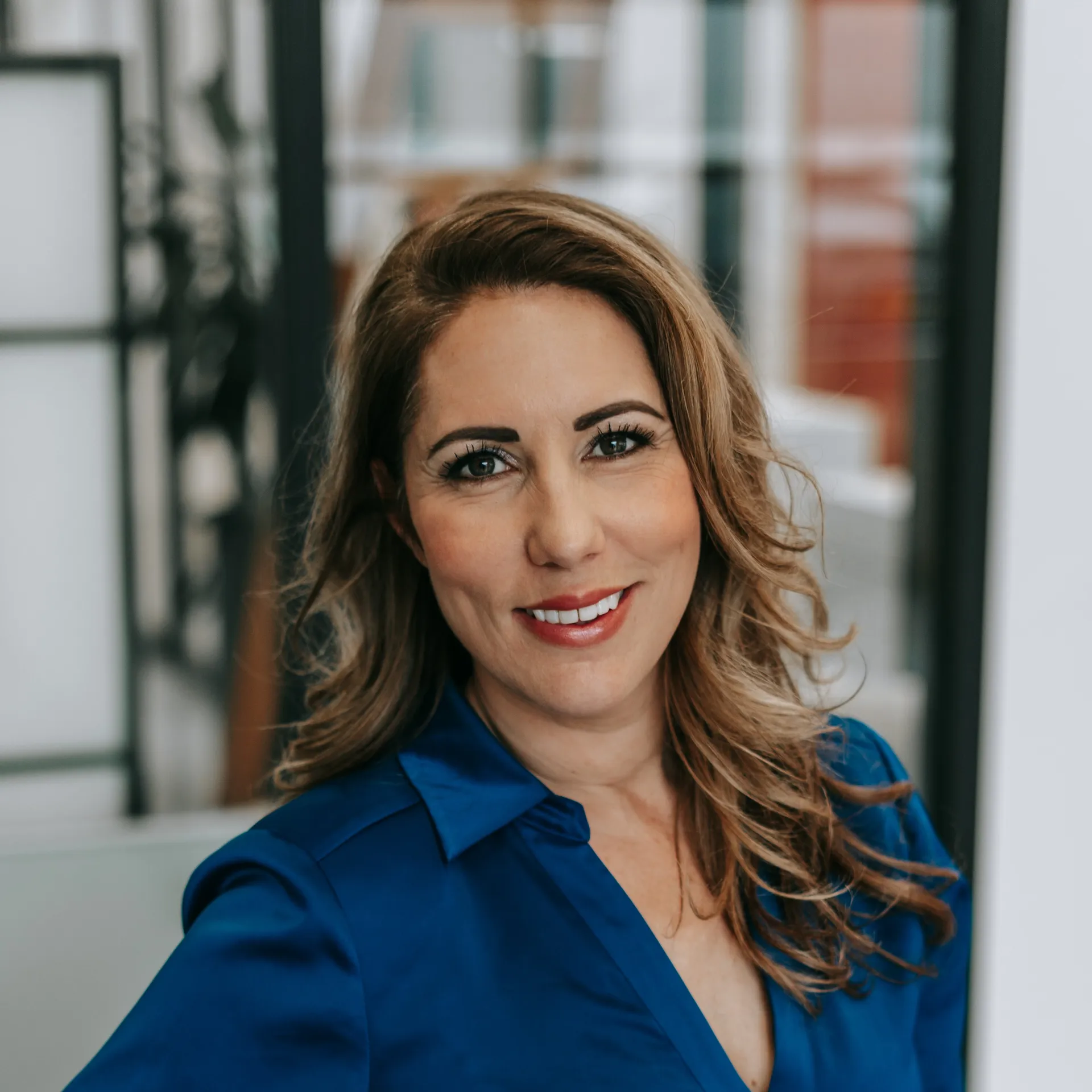 Michelle de Wit is mede-eigenaar van Travelcenter de Wit. Je vindt haar vaak op het hoofdkantoor in Veghel. Met haar jarenlange ervaring in de reisbranche weet ze het bedrijf aan de top van de Nederlandse reisbranche te behouden. 