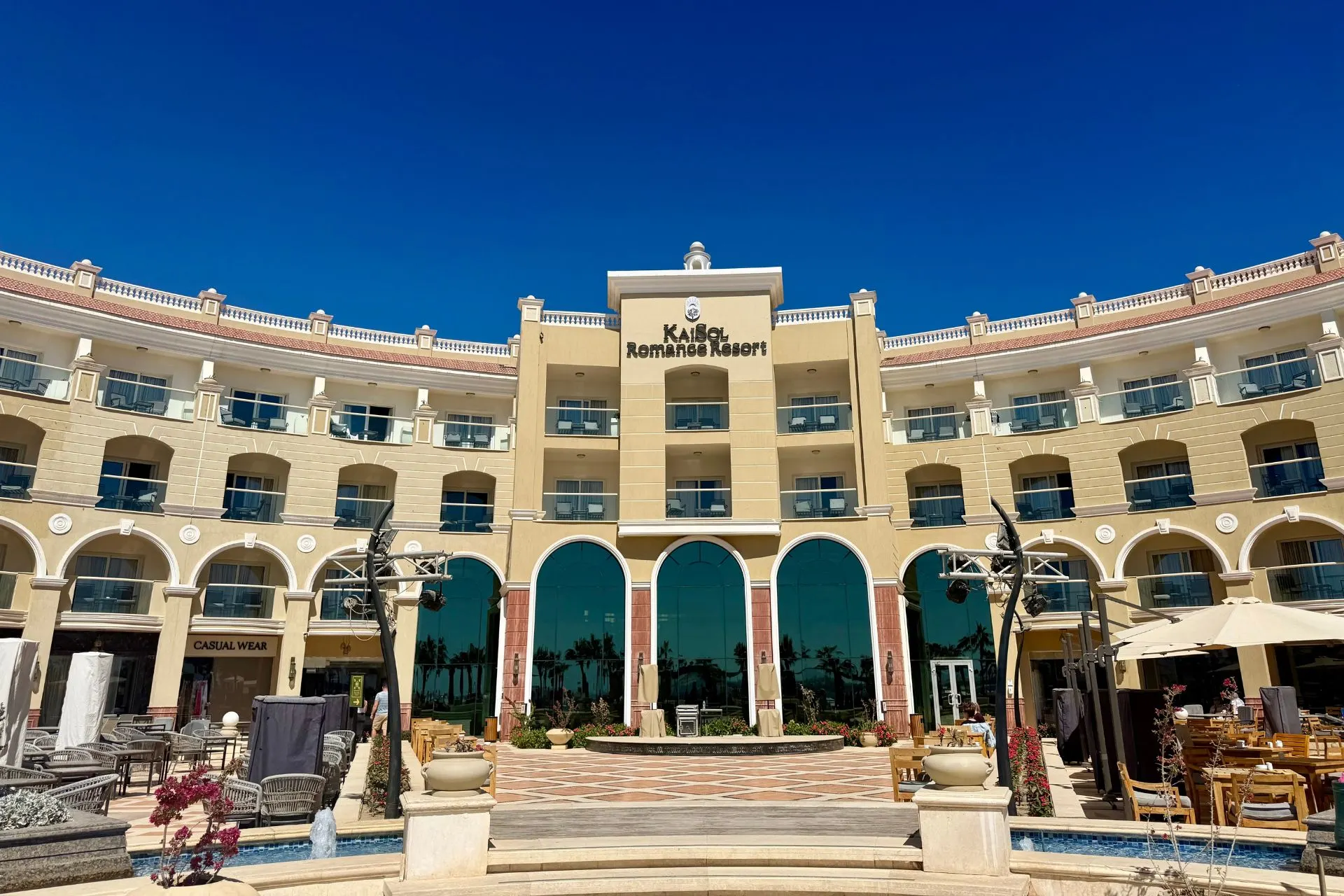 Exterieur van Kaisol Romance Resort in Egypte, een kleinschalig adults‑only hotel aan de Rode Zee.

