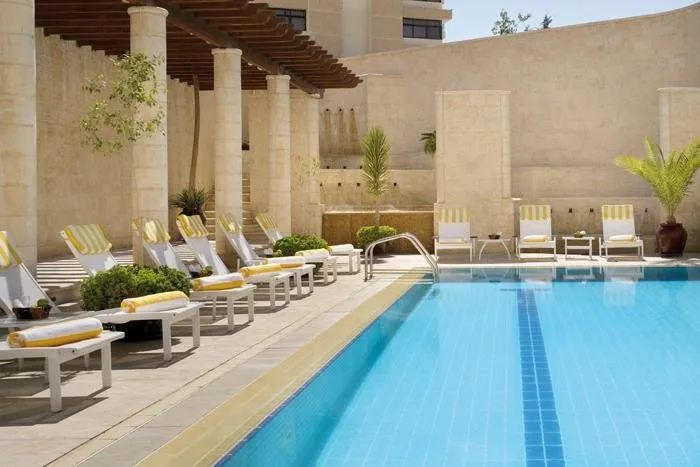 Mövenpick Resort Petra zwembad - Petra