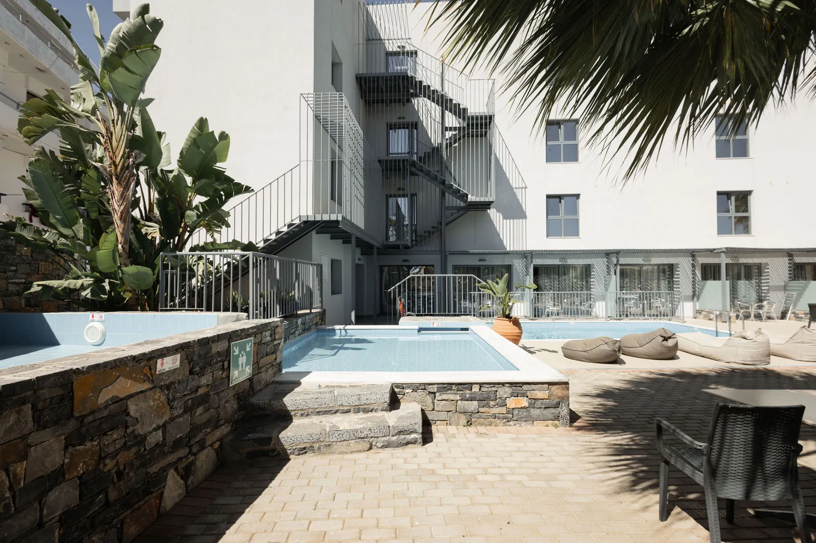 Pollis Hotel