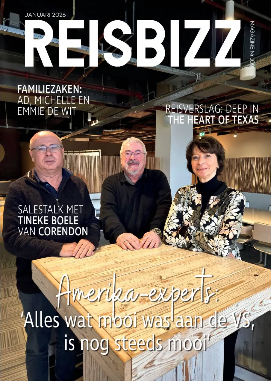 Op de foto staat de cover van het magazine Reisbizz van januari 2026. Drie Amerika-specialisten staan rondom een robuuste houten tafel in een moderne, industriële ruimte met zichtbare plafondconstructies en warme verlichting. De covertekst verwijst naar reisexpertise, trends in de reisbranche en verdieping in bestemmingen in de Verenigde Staten. Thema’s als Amerika reizen, maatwerkreizen, reisverslagen en toerisme komen duidelijk naar voren. De setting straalt professionaliteit, samenwerking en kennisdeling uit, passend bij een zakelijk reismagazine voor de travel industry.
Geef uw feedback over BizChat
