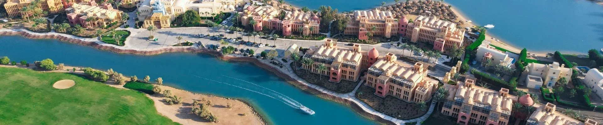El Gouna Egypte van bovenaf met lagune, luxe hotels en strand aan de Rode Zee
