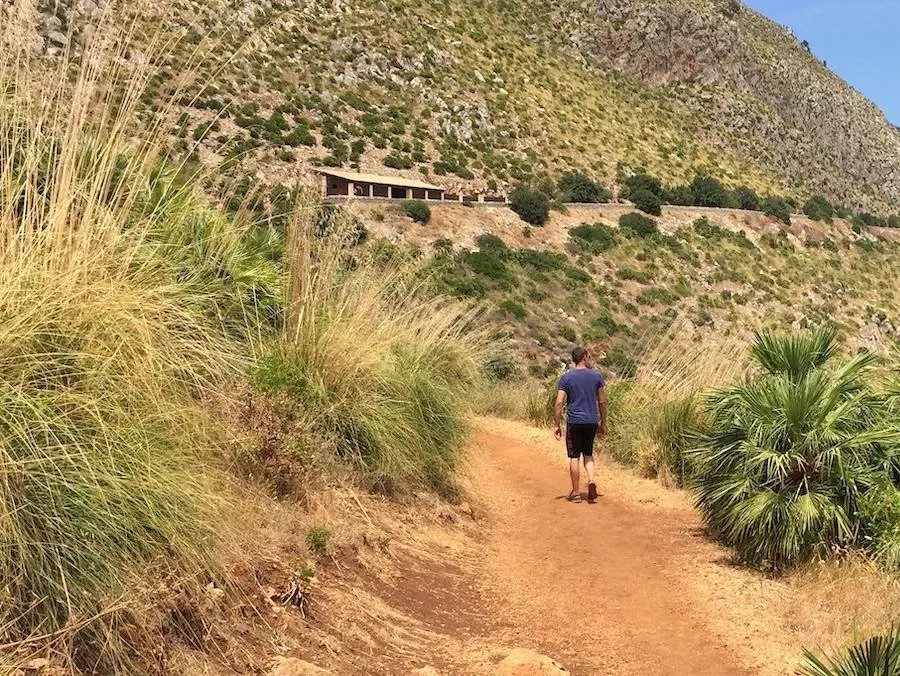 Wandelen in binnenland Sicilië